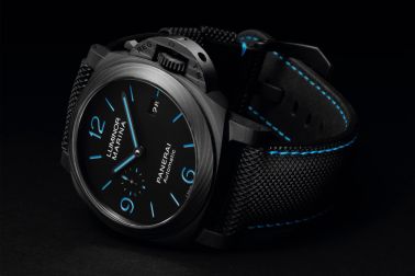 Panerai Luminor Marina in Carbotech